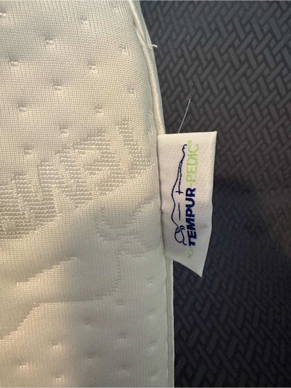Tempur-Pedic pillow - Picture 6 of 8